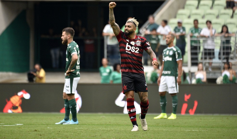 Gabigol comemora o gol do Flamengo contra o Palmeiras — Foto: Marco Ribolli