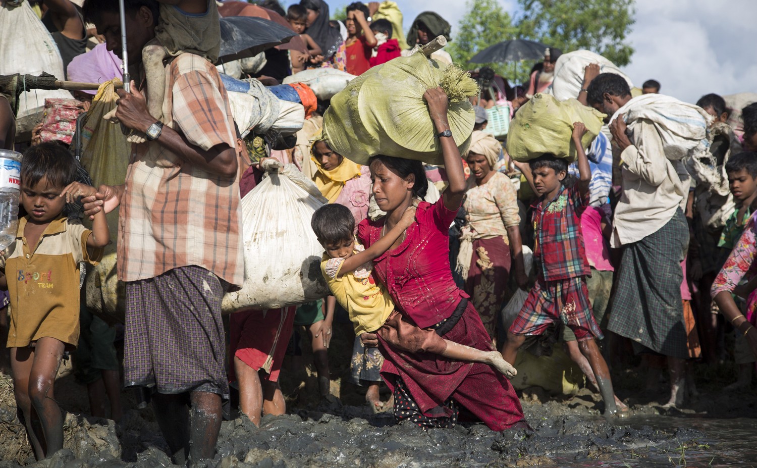 Os muçulmanos Rohingya, de Mianmar, fogem para Bangladesh após enfrentar uma perseguição brutal que, segundo autoridades da ONU, pode resultar em crimes contra a humanidade. (Foto: ACNUR / Roger Arnold )