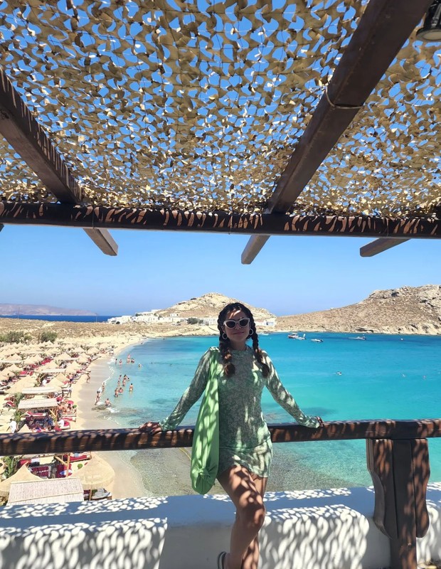 Η Maisa Silva σε ένα ταξίδι στη Μύκονο, Ελλάδα (Φωτογραφία: Reprodução/Instagram)