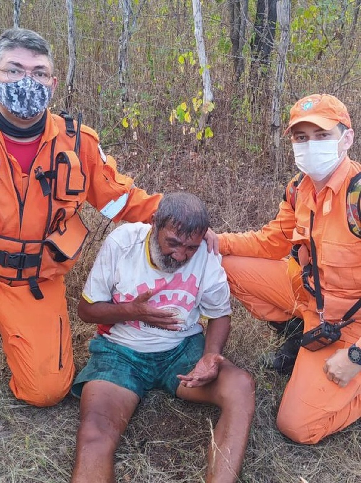Idoso desaparecido há três dias é resgatado por bombeiros em área de mata na zona rural de Cariré, no Ceará - Vimarsana News