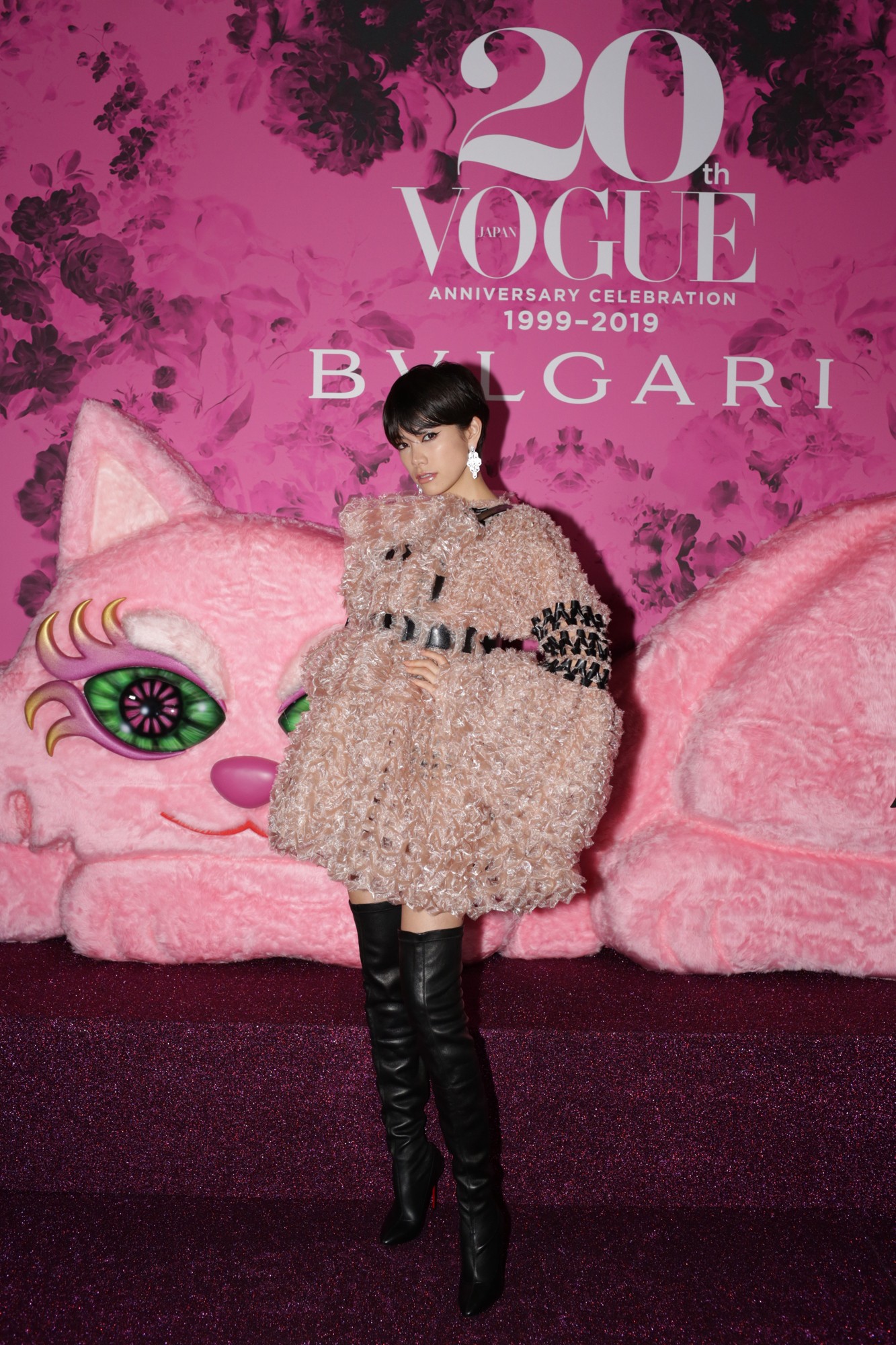 Hikari Mori na festa de 20 anos da Vogue Japão em Milão (Foto: @fashiontomax)