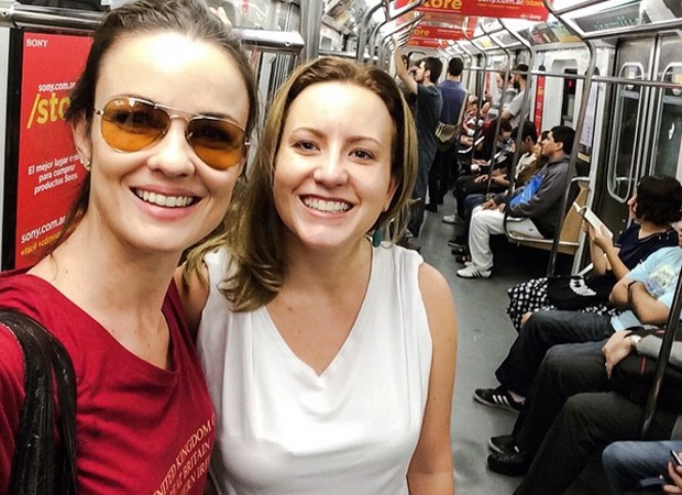 Carolina Kasting é reconhecida por brasileira no metrô de Buenos Aires (Foto: Reprodução/Instagram)