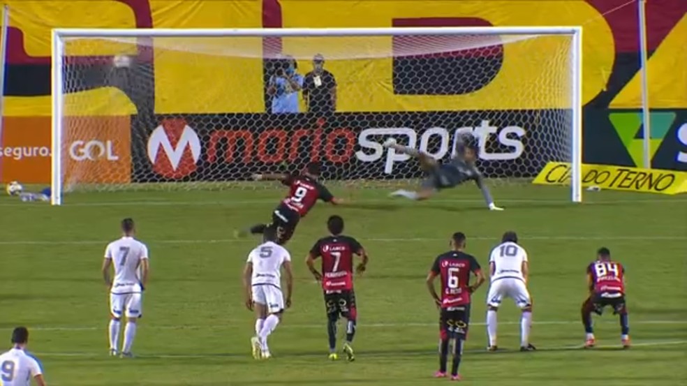 Atuacoes Do Vitoria Em Jogo Morno Leo Ceara E Ronaldo Sao Decisivos Para O Leao Vitoria Ge