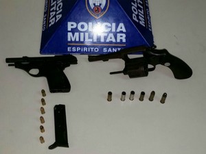 Armas apreendidas em Castelândia (Foto: Divulgação/ Polícia Militar)