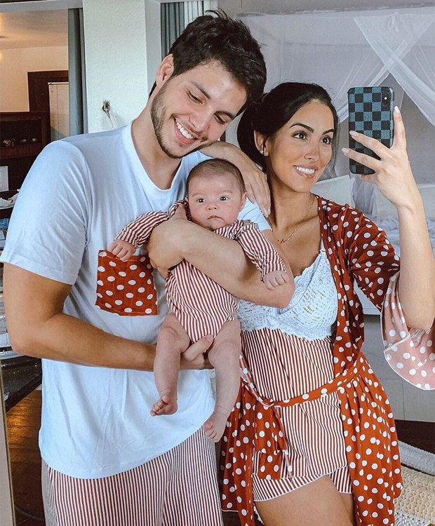 Bruno Guedes e Jade Seba com o filho, Zion (Foto: Reprodução/Instagram)