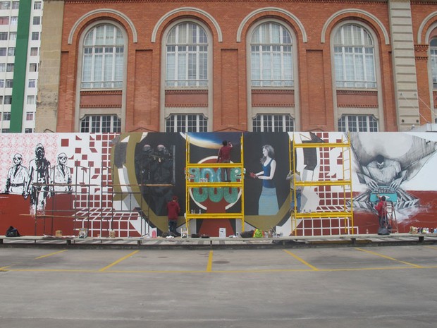 Memorial da Resistência, na Estação Pinacoteca, recebe mural de grafite (Foto: Nathália Duarte/G1)