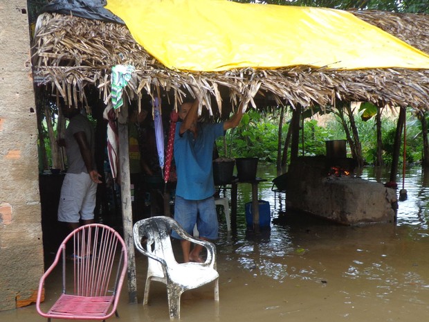 Famílias em Araguanã foram atingidas pelas cheias dos rios Lonta e Araguaia (Foto: Divulgação/Defesa Civil Araguanã)
