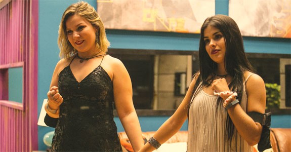 Munik e Maria Claudia foram as finalistas do "BBB" 16, e a morena terminou vencendo a competição — Foto: Reprodução/TV Globo