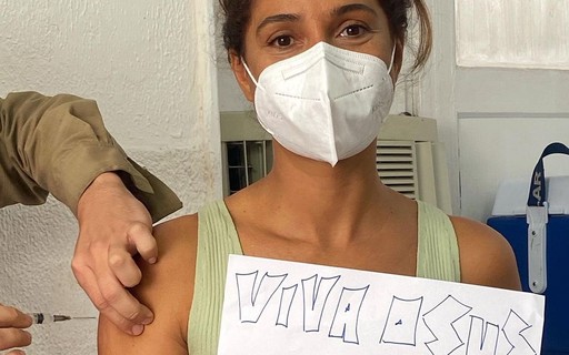 Camila Pitanga, Cris Vianna e mais famosos são vacinados contra Covid-19