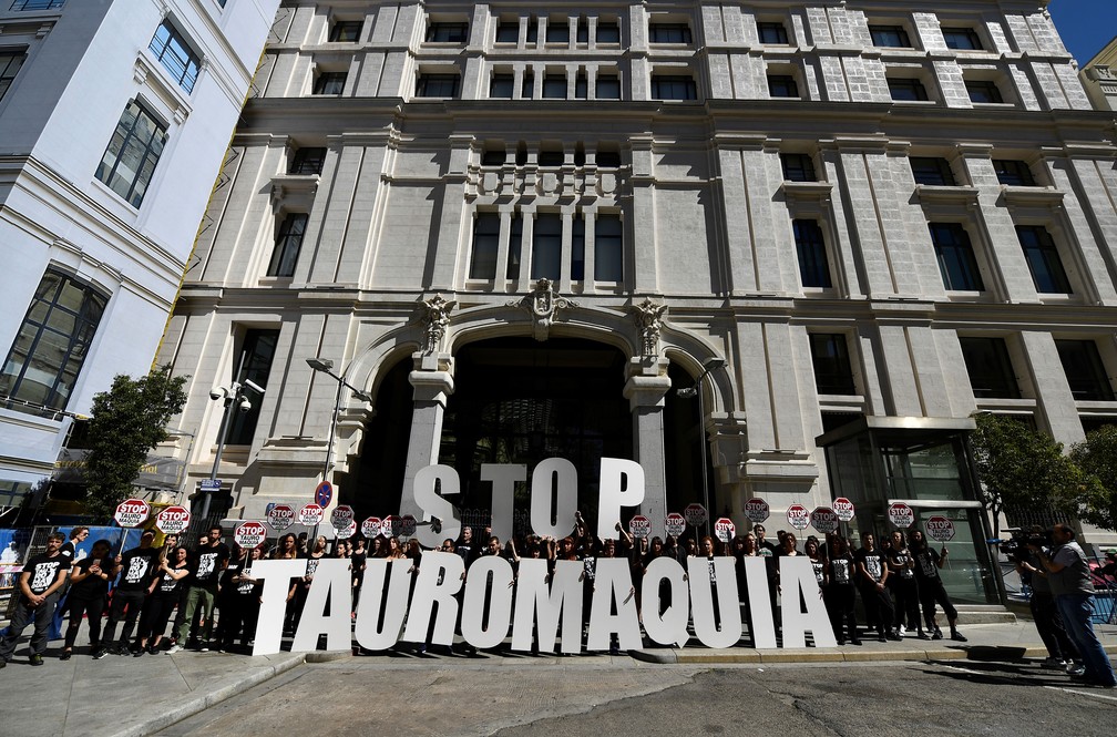 Espanha tem protesto contra touradas — Foto: Oscar del Pozo/AFP