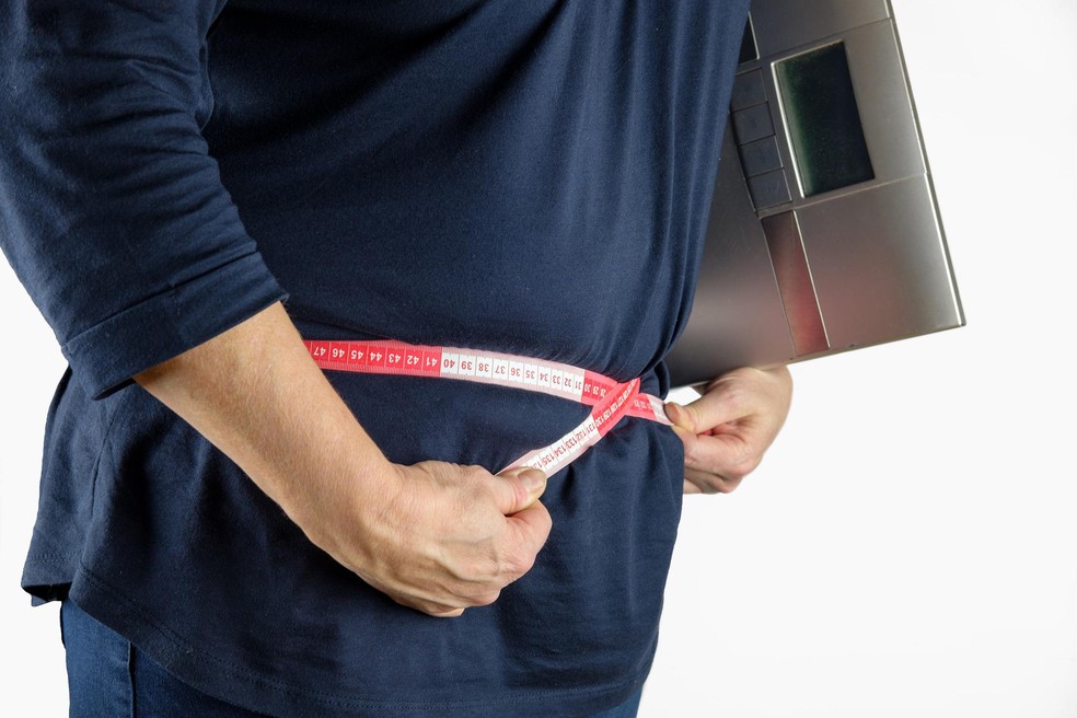 Se a circunferência da cintura estiver acima da metade da altura, há aumento do risco de doenças cardiometabólicas. — Foto: Pixabay
