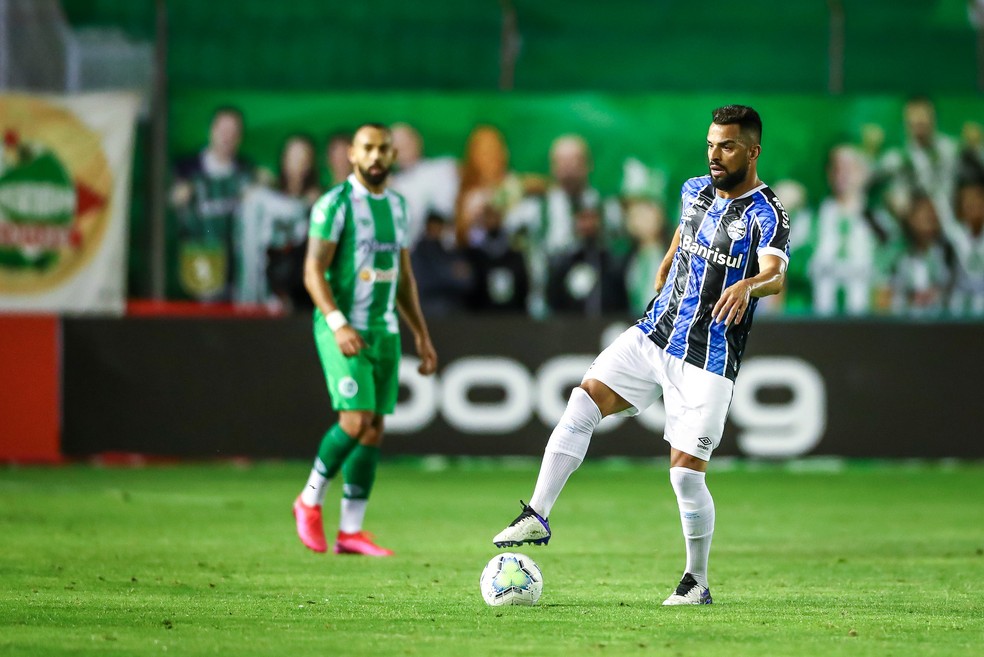 Grêmio confirma lesão muscular de Maicon e não dá prazo para recuperação