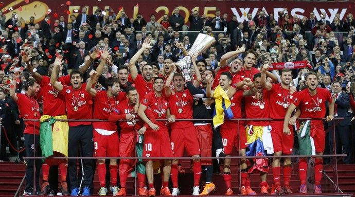 Sevilla campeão da Liga Europa 2015 (Foto: Reuters)