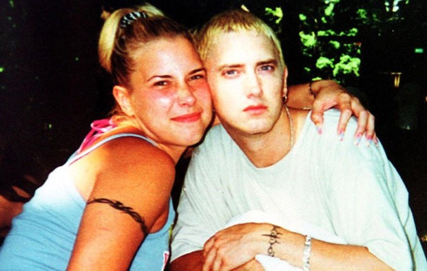 Eminem e Kim Mathers foram casados de 1999 a 2001, e reataram por uns meses em 2006 (Foto: Reprodução)