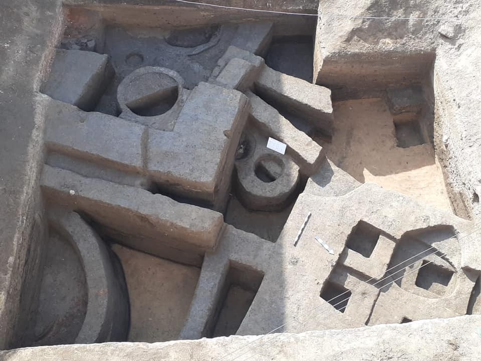 Oficina de cerâmica foi encontrada por arqueólogos no norte do Egito  (Foto: Ministério do Turismo e Antiguidades )