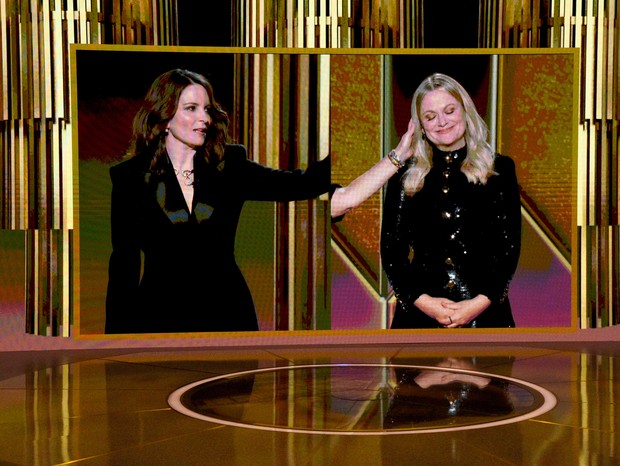  Tina Fey e Amy Poehler apresentam o Globo de Ouro 2021  (Foto: Getty Images)