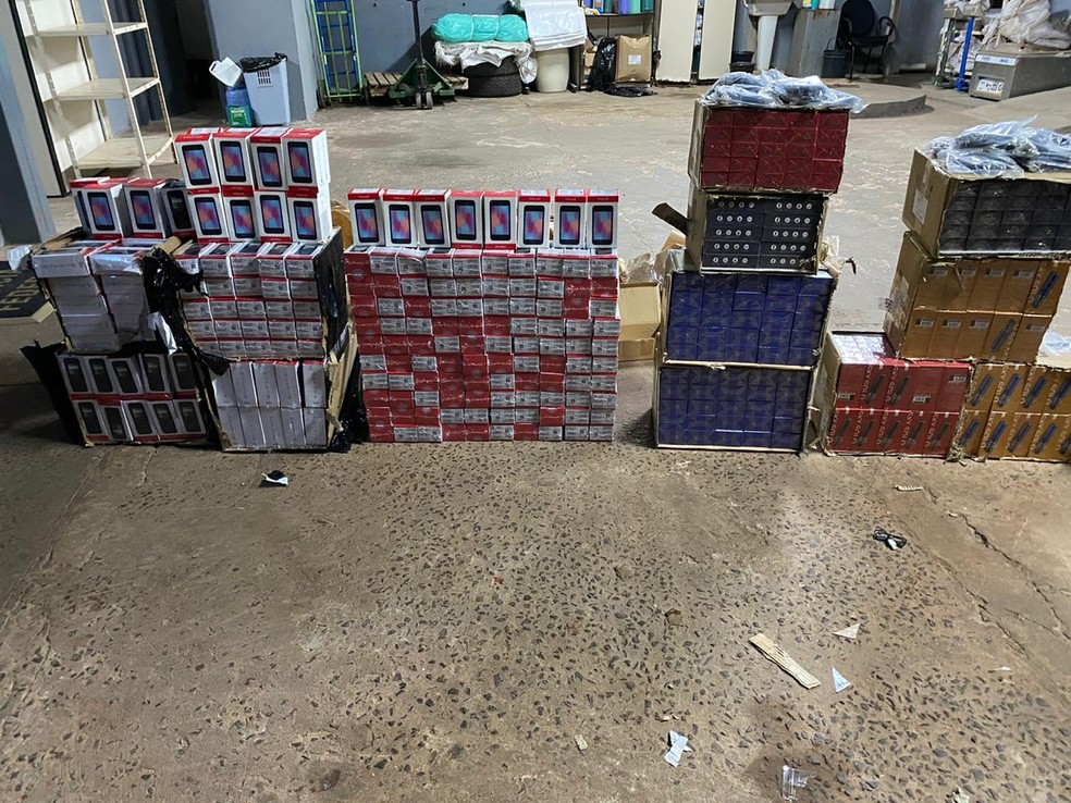 Produtos apreendidos em veículo em que tenente-coronel viajava, em Ponta Porã (MS) — Foto: DOF/Divulgação