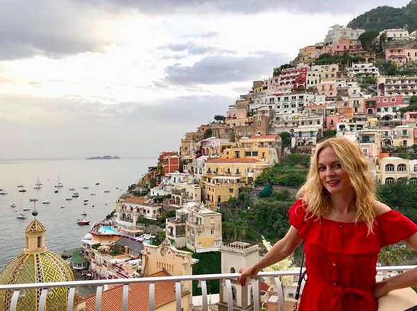 A atriz Heather Graham de férias na Itália (Foto: Instagram)
