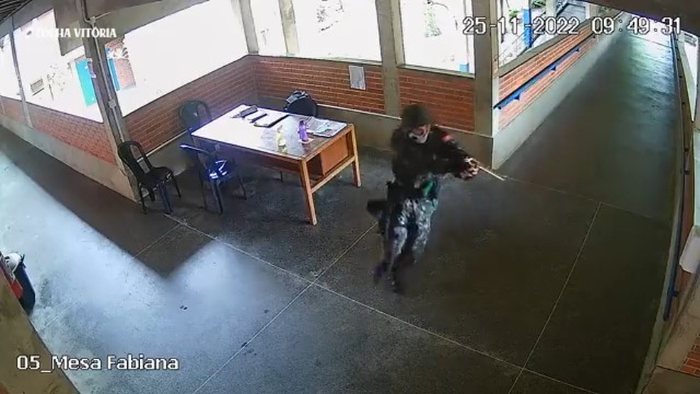 Atirador invade escolas em Aracruz, no Espírito Santo — Foto: Reprodução