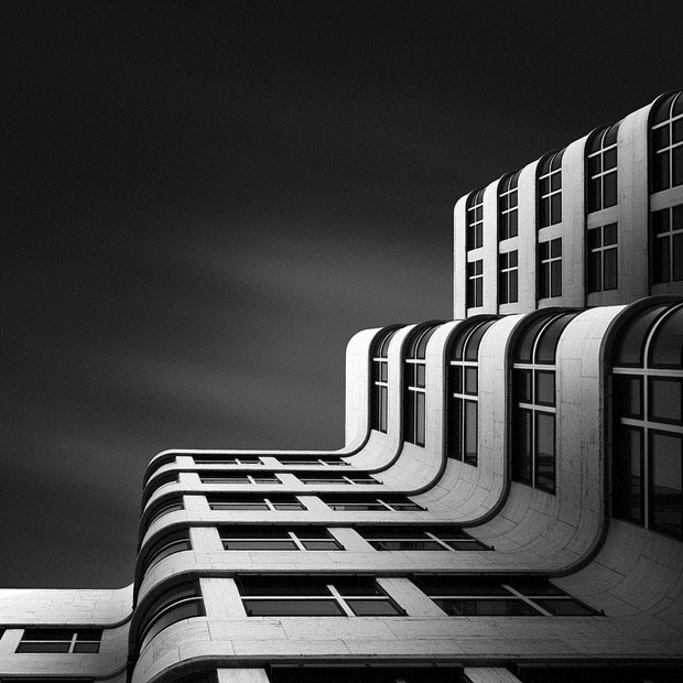 Shell-Haus, Berlim, Alemanha (Foto: Joel Tjintjelaar)
