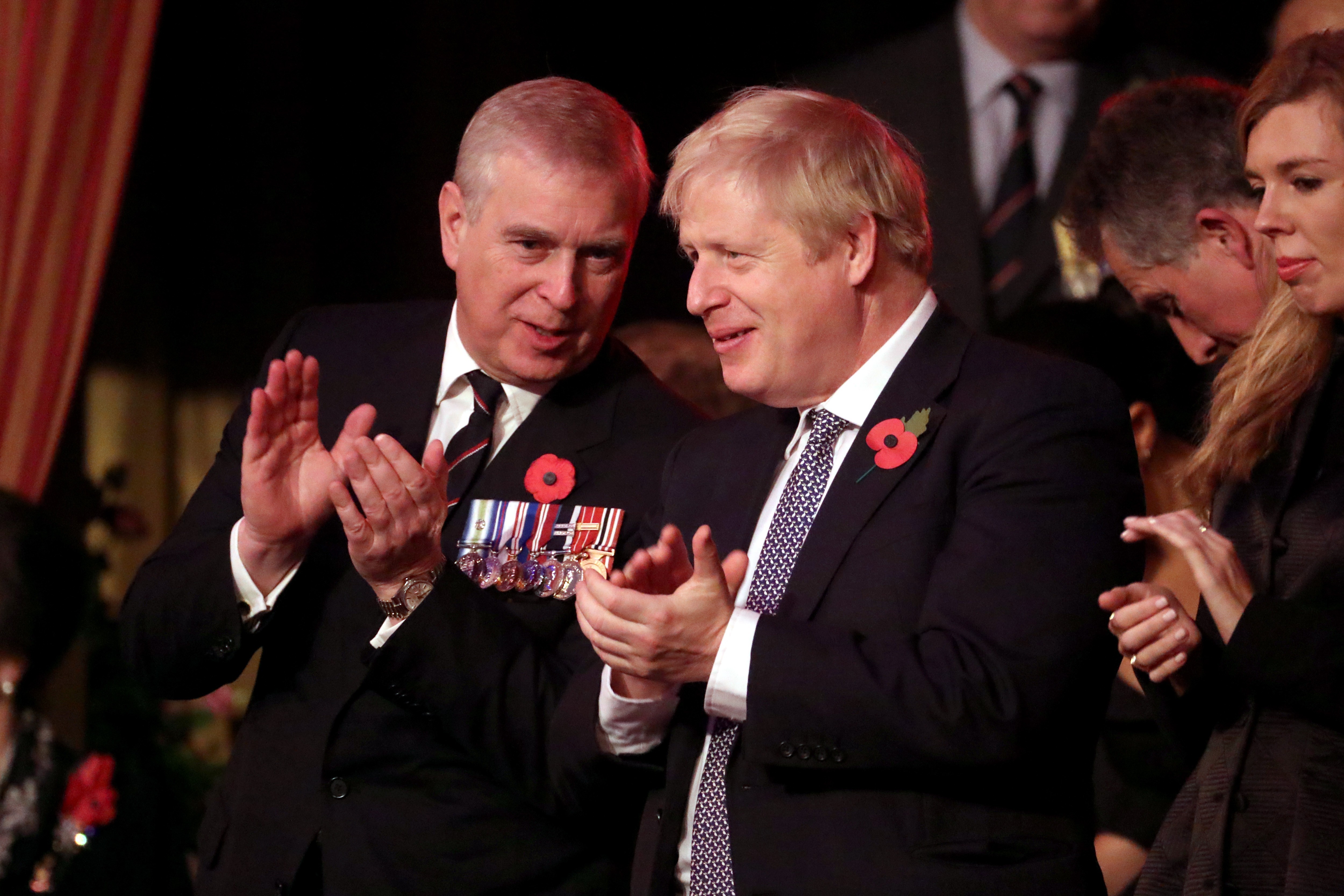 O príncipe Adrew ao lado do primeiro ministro britânico Boris Johson (Foto: Getty)