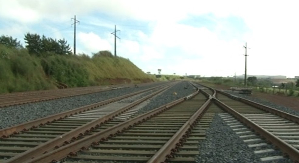 Trilhos da Ferrovia Norte-Sul em Anápolis Goiás — Foto: Reprodução/TV Anhanguera