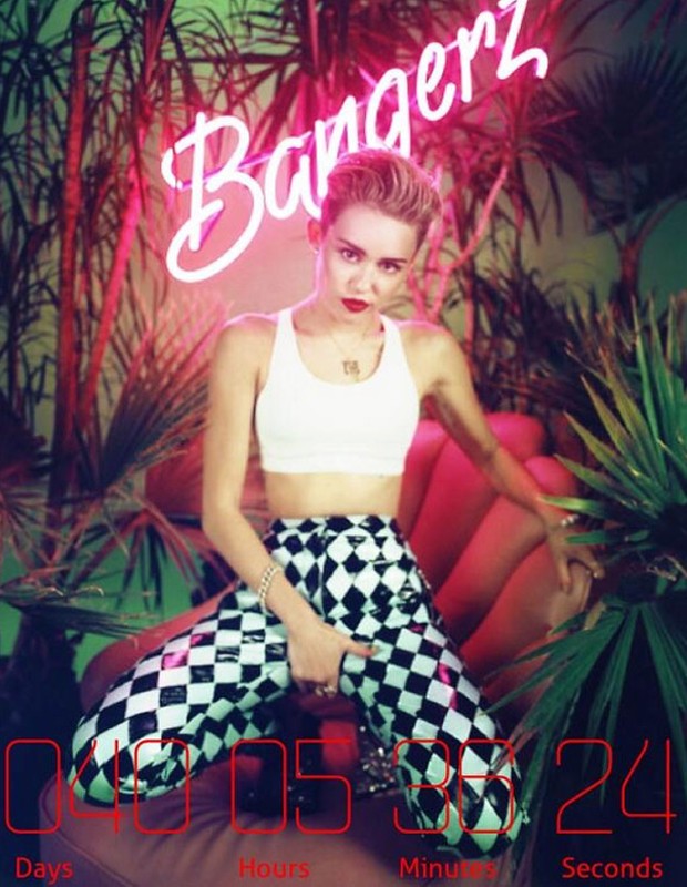 Miley Cyrus Volta A Provocar E Aperta Virilha Em Divulgação De álbum Quem Popquem 2237