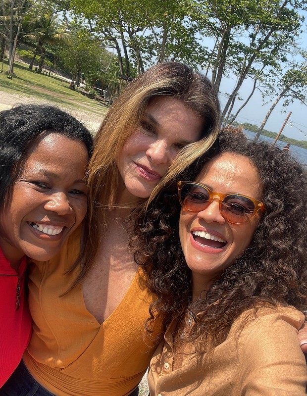 Aline Borges, Cristiana Oliveira e Angolana liberato (Foto:  Reprodução/ Instagram)