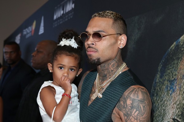 O rapper Chris Brown com a filha (Foto: Getty Images)
