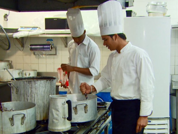 Cozinheiro é uma das profissões que registrou queda em Campinas (Foto: Reprodução/EPTV)