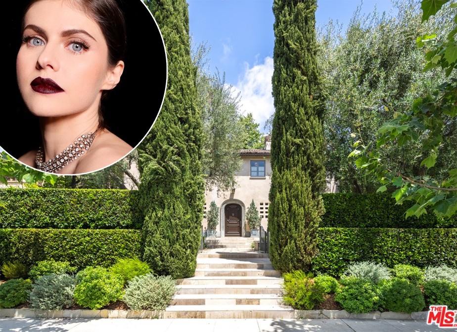 Alexandra Daddario vendeu mansão em Los Angeles por US$ 7,6 milhões