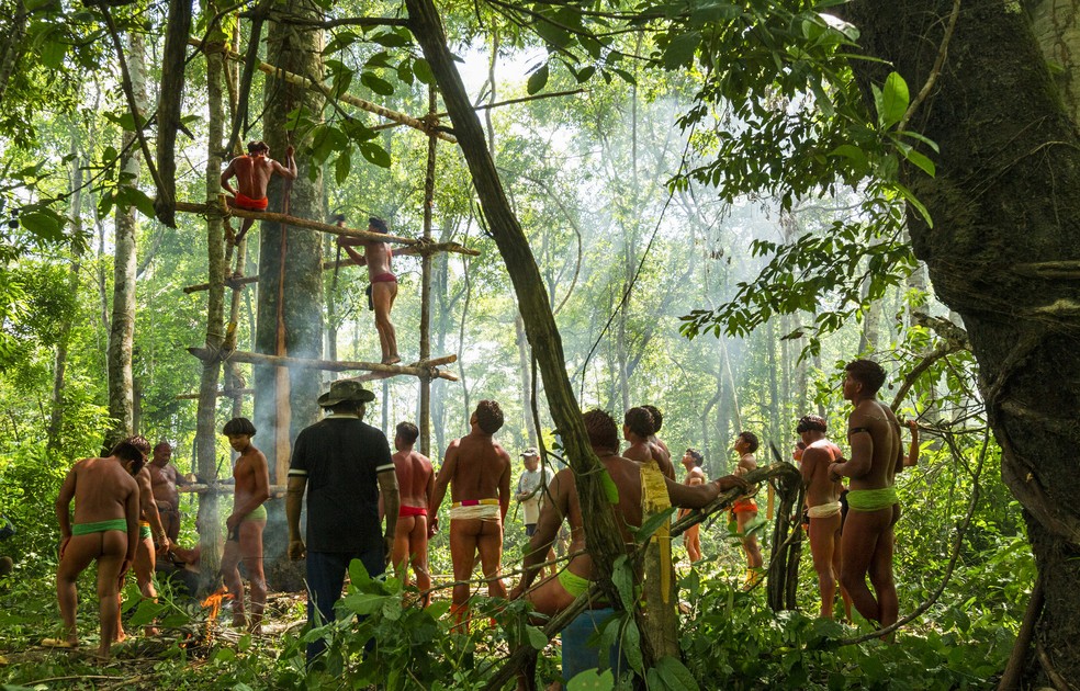 Foto do francs Olivier Bols na exposio "Yawalapiti  Entre tempos", sobre tribo que habita Parque Indgena do Xingu (Foto: Olivier Bols/Divulgao)