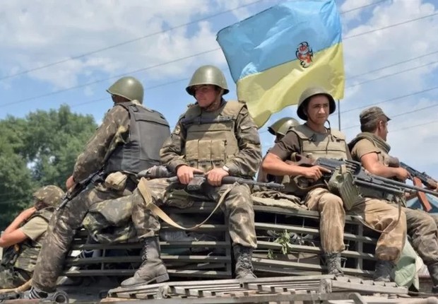 A Ucrânia enviou tropas para retomar parte de seu território após levantes pró-Rússia em 2014 (Foto: GENYA SAVILOV/GETTY IMAGES via BBC)