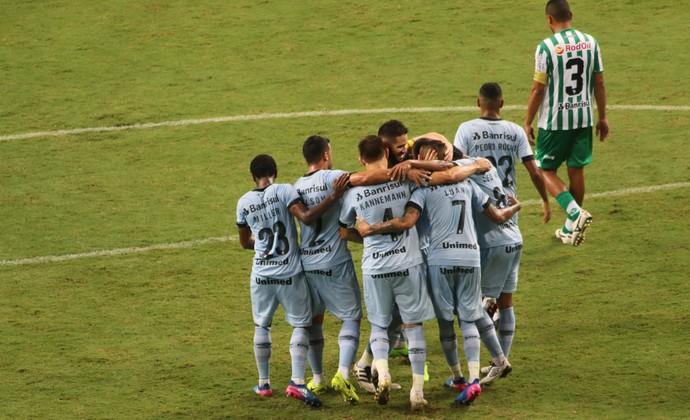 Grêmio vence por quatro gols após um ano e mira efetividade para engrenar