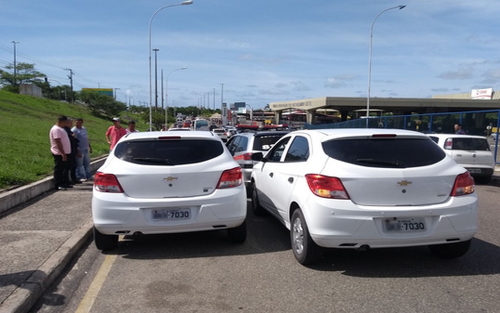 VeÃ­culo 'clonado' Ã© apreendido em Aracaju (Foto: VC na TV Sergipe)