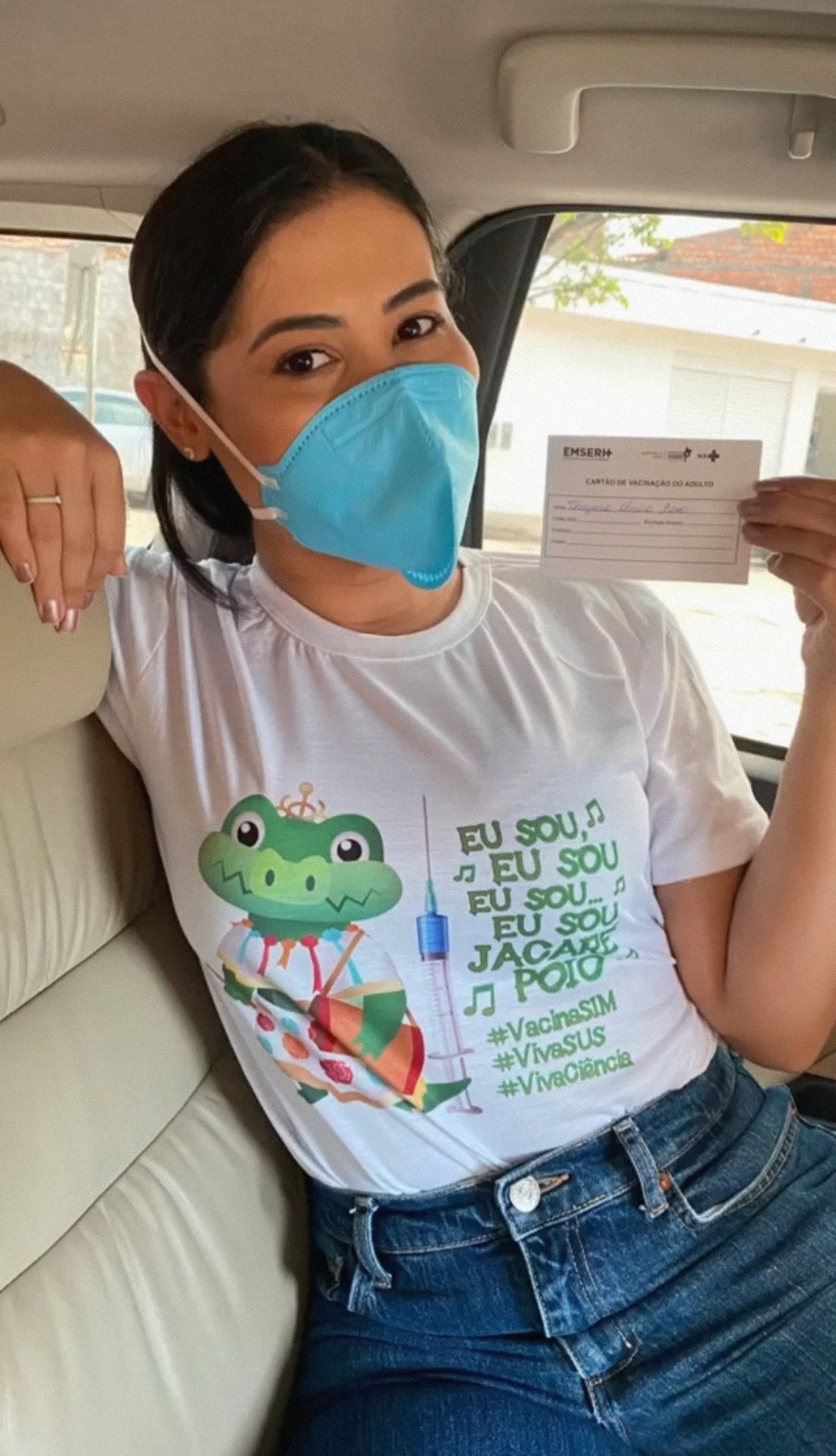 Thaynara OG recebe a primeira dose da vacina contra a Covid-19 (Foto: Reprodução/Instagram)