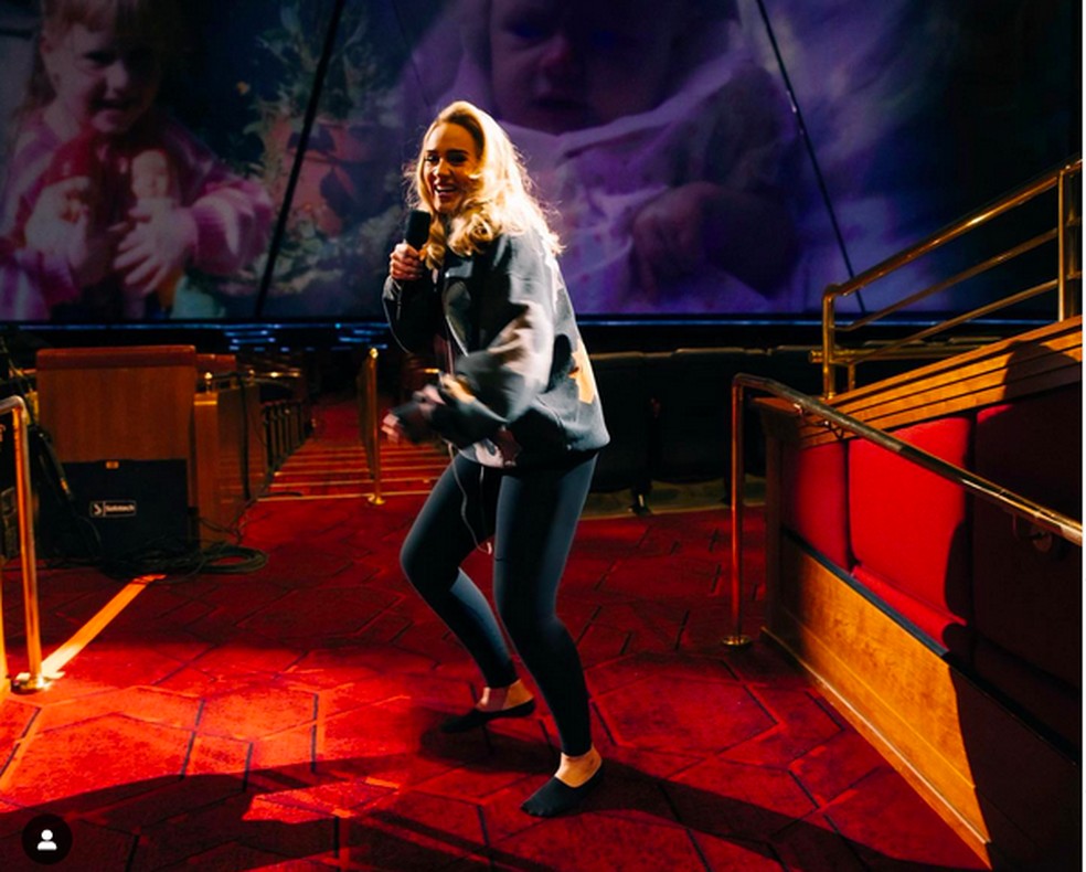 A cantora Adele em ensaio antes do início de suas 32 apresentações em Las Vegas — Foto: Instagram
