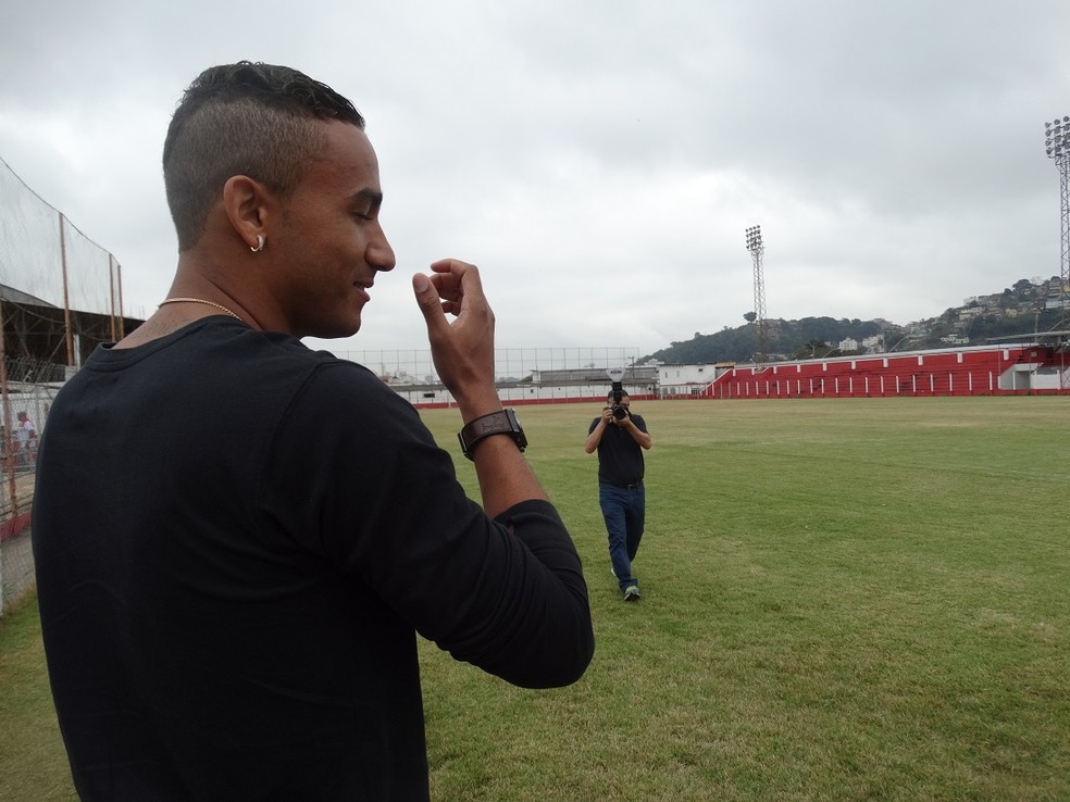 Danilo visitou Tupynambás nas férias, em 2016, 11 anos depois deixar o clube (Foto: Bruno Ribeiro)