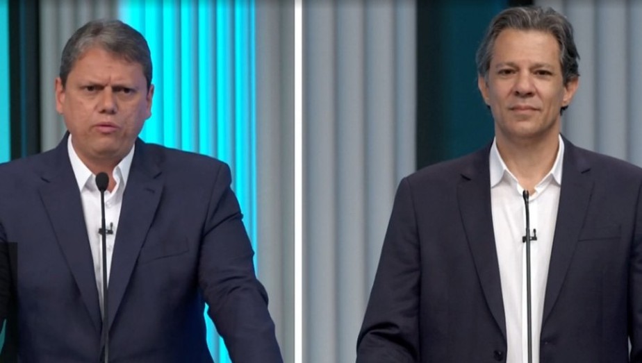 Tarcísio de Freitas (Republicanos) e Fernando Haddad (PT) no debate da TV Globo entre candidatos ao governo de SP