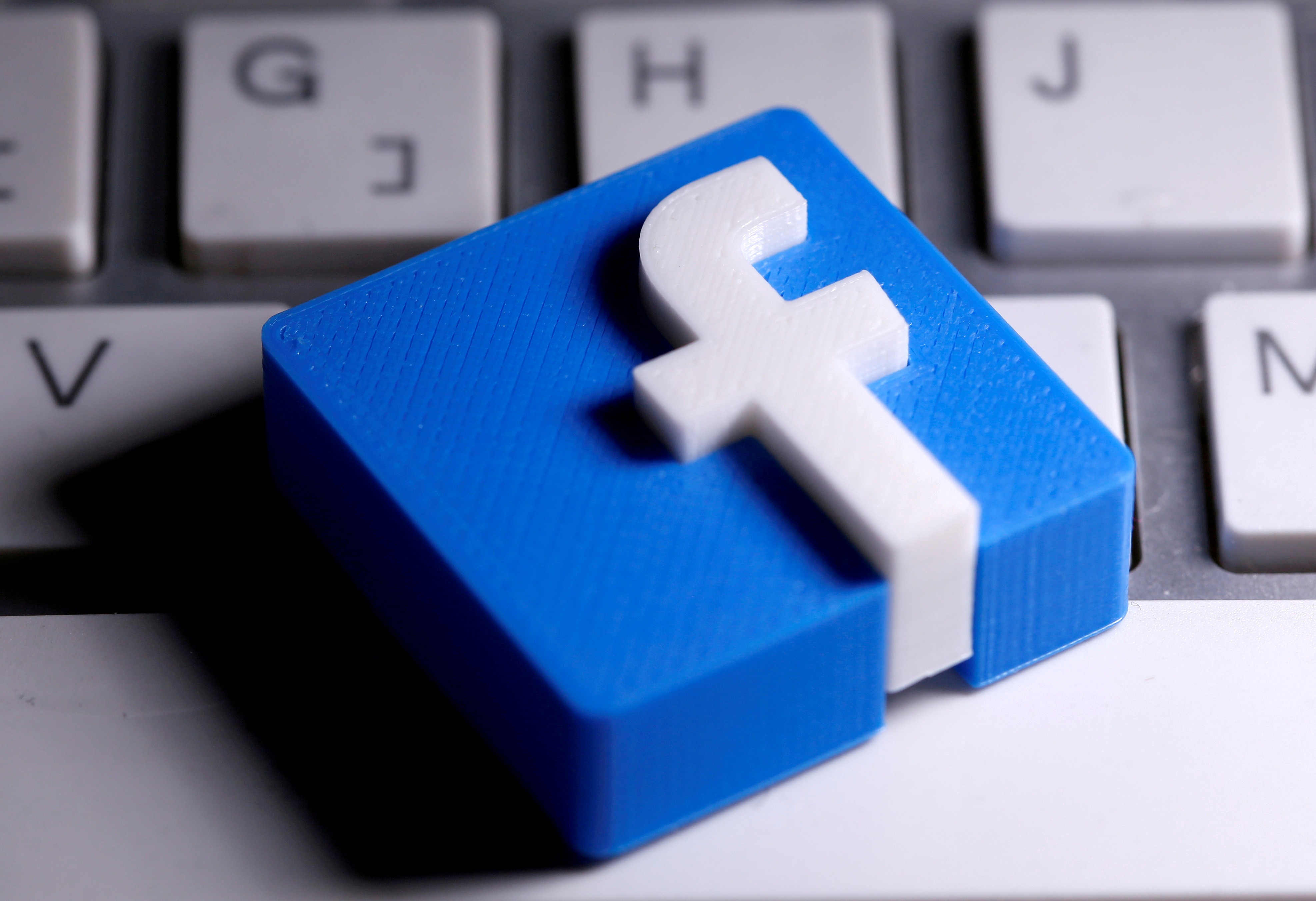 Facebook diz que número de contas falsas removidas caiu 23% em 1 ano thumbnail