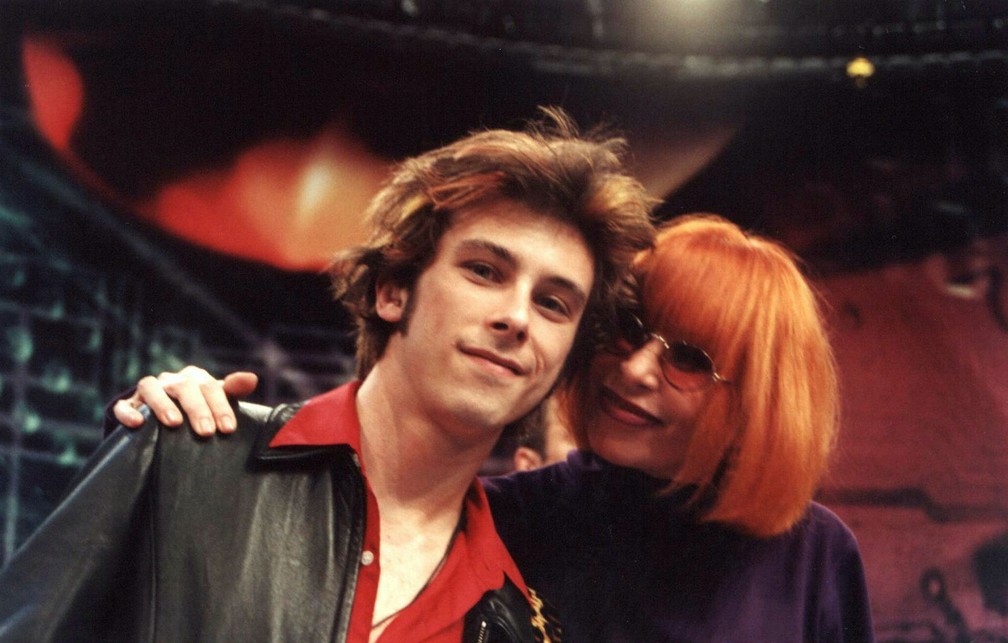 Beto Lee e Rita Lee no 'Altas Horas' em 2000 — Foto: Acervo Grupo Globo