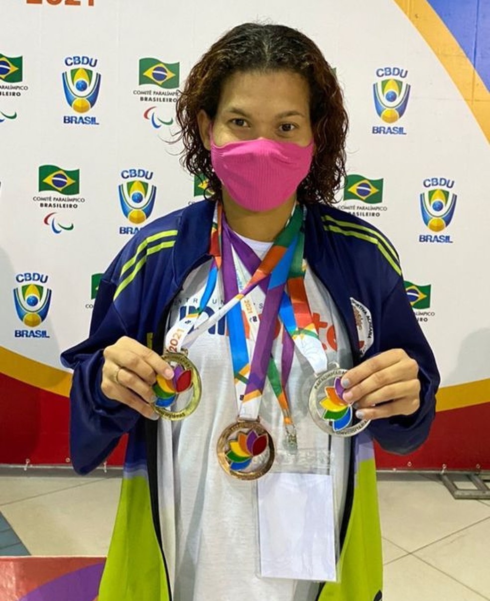 Rebeca Campos faturou três medalhas nas Paralimpíadas Universitárias, em São Paulo — Foto: Arquivo pessoal/Geison Morais