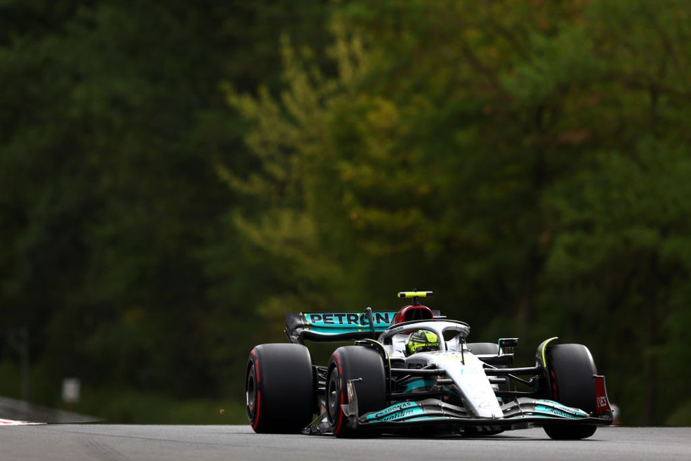 Lewis Hamilton foi o mais rápido do Q1 na classificação do GP da Hungria — Foto: Francois Nel/Getty Images