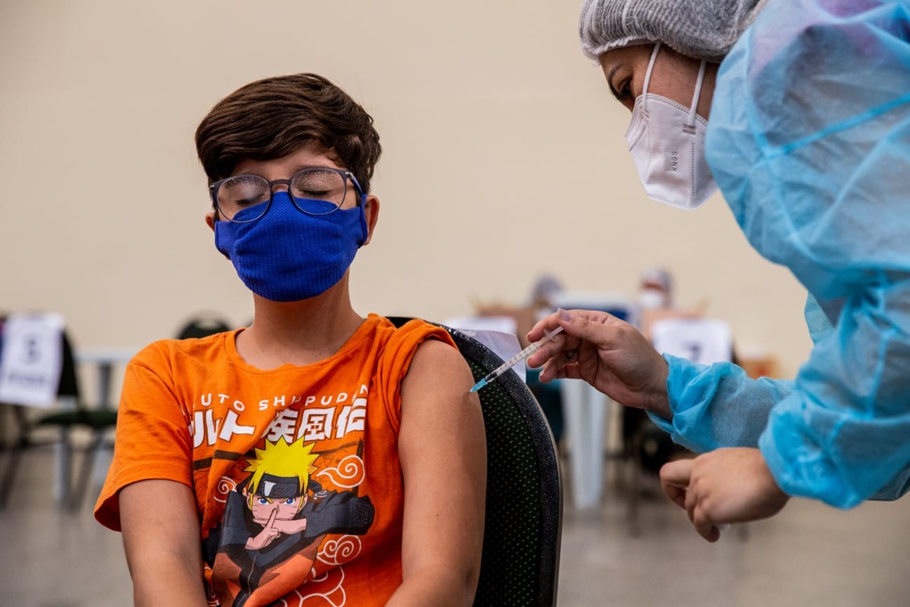 Confira cronograma de vacinação das crianças contra a Covid de 26 a 28 de janeiro, em Curitiba
