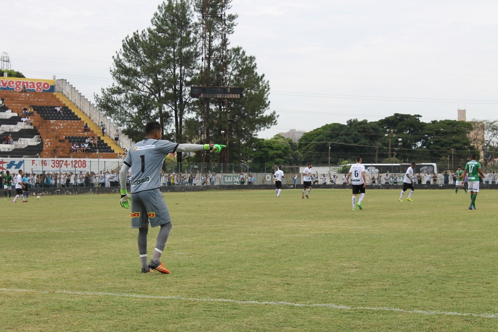 O camisa 1 esquece regulamento para conquistar acesso â€” Foto: Rafael Alves/DivulgaÃ§Ã£o/Comercial FC