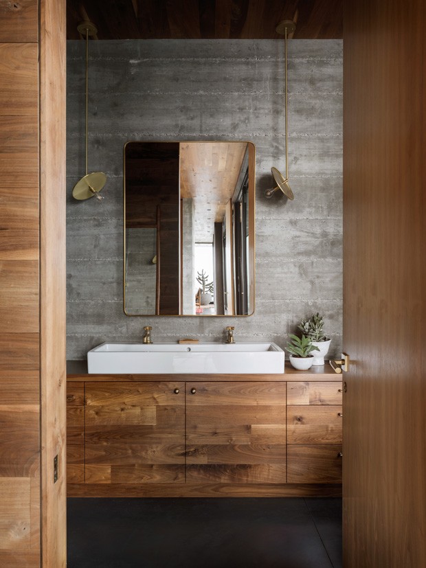 Banheiro cinza: 10 projetos que fogem do óbvio (Foto: AARON LEITZ / DIVULGAÇÃO)