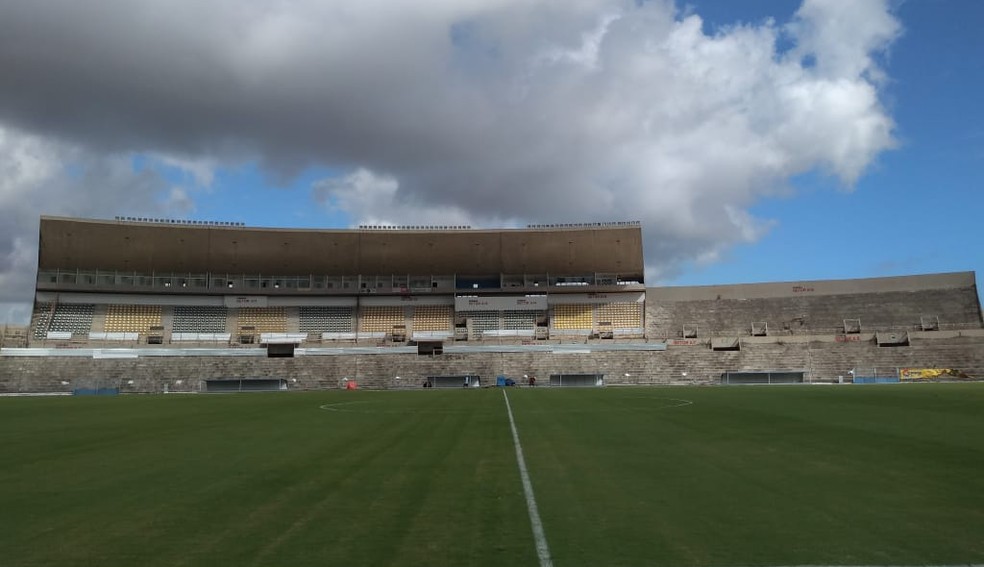 Nem mesmo o Est�dio Almeid�o est� nos moldes do Minist�rio P�blico � Foto: Vitor Oliveira / GloboEsporte.com