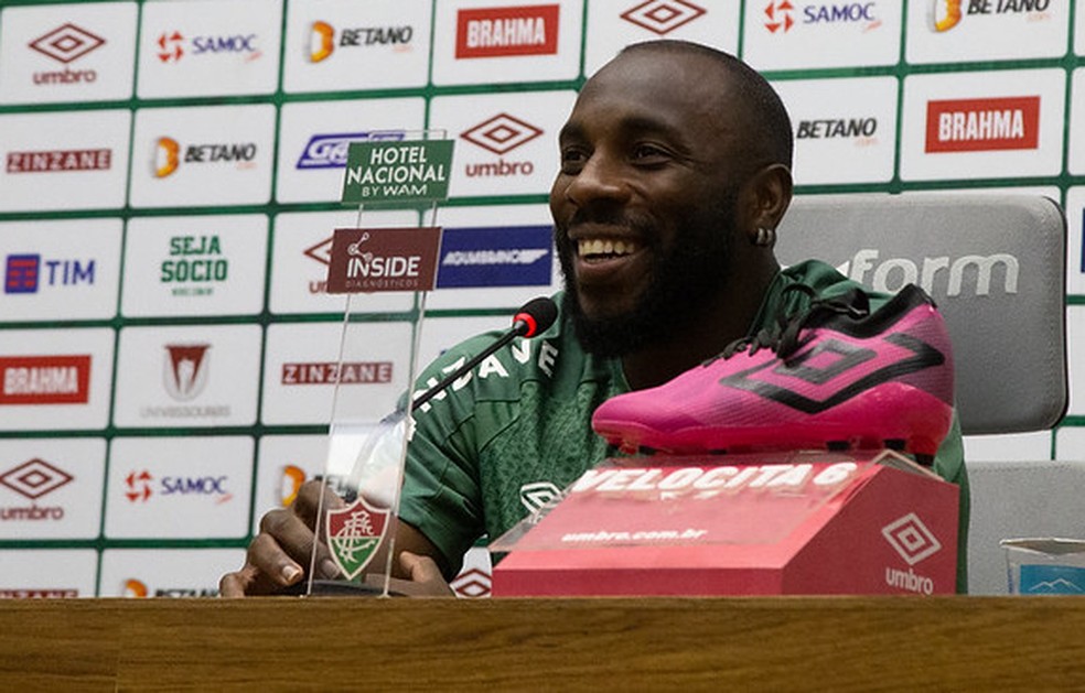 Manoel em coletiva do Fluminense — Foto: Marcelo Gonçalves / Fluminense FC