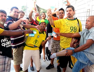deficients físicos maracanã brasil e inglaterra (Foto: Marcelo Baltar)