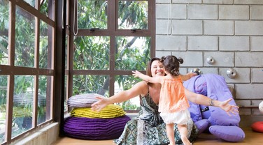 A blogueira Mariana Belém com a filha Laura, 1 ano (Foto: Divulgação)